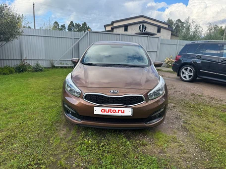 2015 Kia Ceed II Рестайлинг, коричневый, 1500000 рублей, вид 3