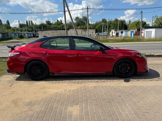 2020 Toyota Camry US Market VIII (XV70) Рестайлинг, красный, 3700000 рублей, вид 3