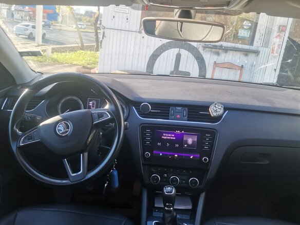 2019 Skoda Octavia III (A7) Рестайлинг, белый, 1950000 рублей - вид 4