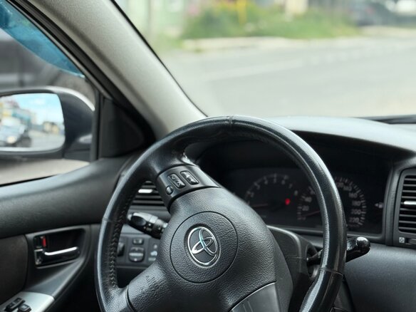 2005 Toyota Corolla IX (E120, E130) Рестайлинг, серебристый, 650000 рублей - вид 5