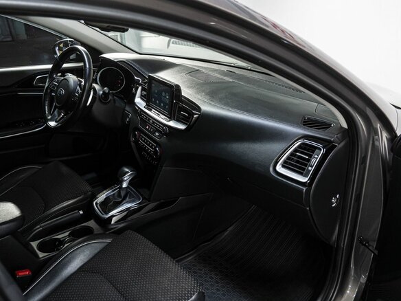 2019 Kia Ceed III, коричневый, 1679000 рублей - вид 13