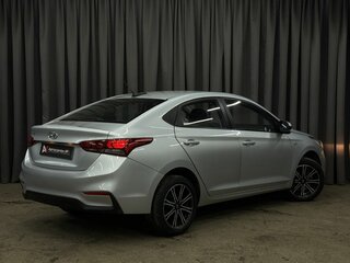 2017 Hyundai Solaris II, серебристый, 1199900 рублей, вид 4