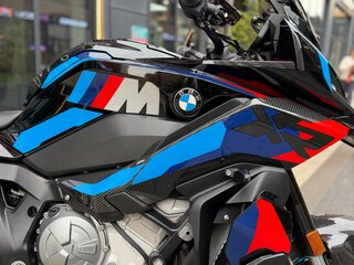 2024 BMW M 1000 XR, чёрный, 3715000 рублей, вид 3