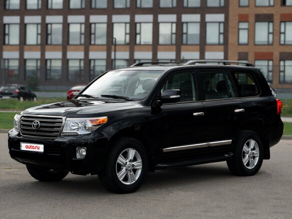 2014 Toyota Land Cruiser 200 Series Рестайлинг 1, чёрный, 4049999 рублей - вид 3
