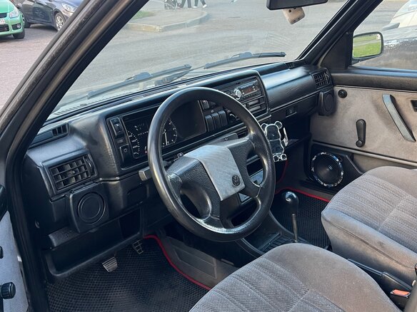1990 Volkswagen Jetta KAT II, серебристый, 110000 рублей - вид 10