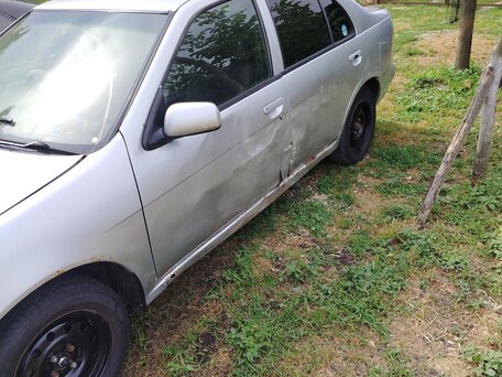 1997 Nissan Pulsar V (N15), серебристый, вид 2
