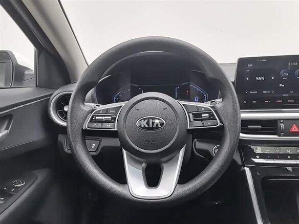 2021 Kia K3 II (China Market), белый, 1520000 рублей - вид 10