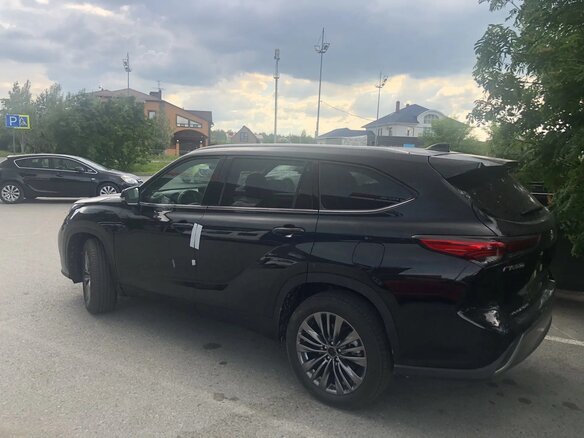 2026 Toyota Highlander IV (XU70), чёрный - вид 1