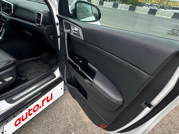 2018 Kia Sportage IV Рестайлинг, белый, 2850000 рублей - вид 25
