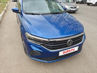 2021 Volkswagen Polo VI, синий, 1710000 рублей, вид 2