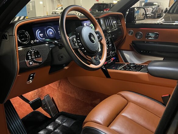 2024 Rolls-Royce Cullinan Black Badge I Рестайлинг (Series II), чёрный, 52700000 рублей - вид 8