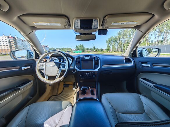 2012 Chrysler 300C II, синий, 1380000 рублей - вид 20