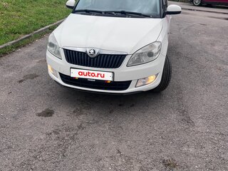 2014 Skoda Fabia II Рестайлинг, белый, 740000 рублей, вид 1