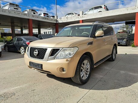 2011 Nissan Patrol VI (Y62), бежевый, 1950000 рублей, вид 3