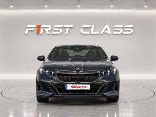 2026 BMW 5 серии 520d xDrive VIII (G60/G61/G68), чёрный, 10200000 рублей, вид 3