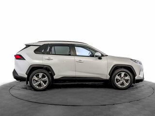 2021 Toyota RAV4 V (XA50), белый, 2710000 рублей, вид 4