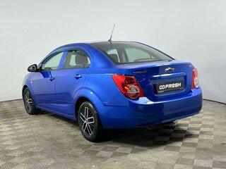 2014 Chevrolet Aveo II, синий, 579900 рублей, вид 2