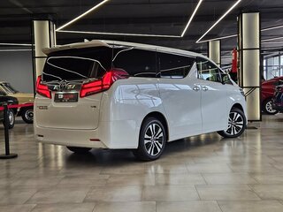 2018 Toyota Alphard III Рестайлинг, белый, 4900000 рублей, вид 5