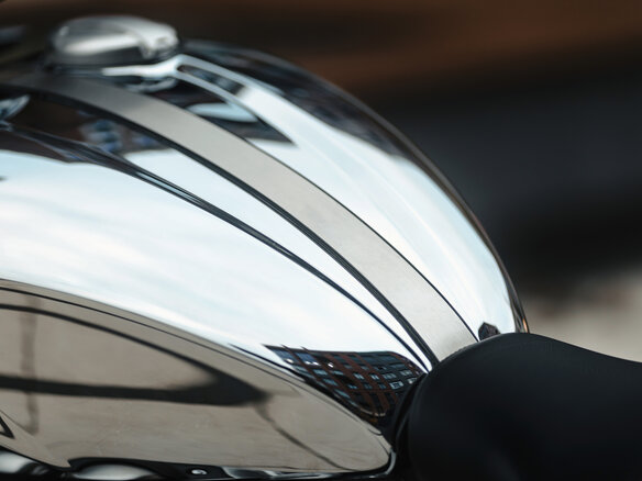2023 Triumph Rocket 3, серебристый, 2490000 рублей - вид 5