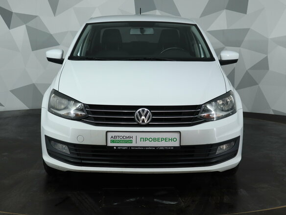 2016 Volkswagen Polo V Рестайлинг, белый, 849000 рублей - вид 1