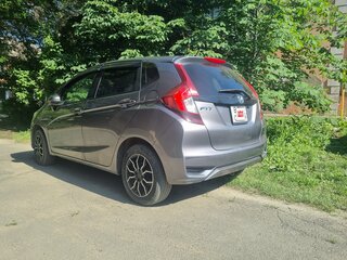 2019 Honda Fit III Рестайлинг, серый, 1100000 рублей, вид 5
