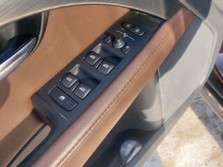 2016 Volvo XC70 II Рестайлинг, коричневый, 2100000 рублей, вид 2