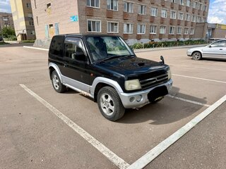 2005 Mitsubishi Pajero Mini II, чёрный, 320000 рублей, вид 2