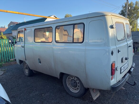 2009 УАЗ 3962, серебристый, 450000 рублей - вид 2