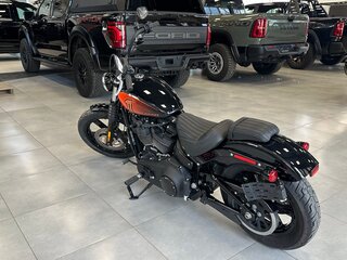2022 Harley-Davidson Street Bob, чёрный, 1500000 рублей, вид 4