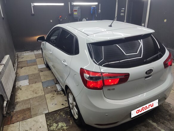2014 Kia Rio 4-speed III, белый, 910000 рублей - вид 10