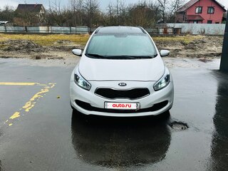 2014 Kia Ceed II, жёлтый, 530000 рублей, вид 3