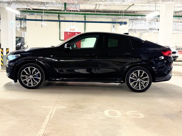 2020 BMW X6 40i III (G06), чёрный, 7500000 рублей - вид 9