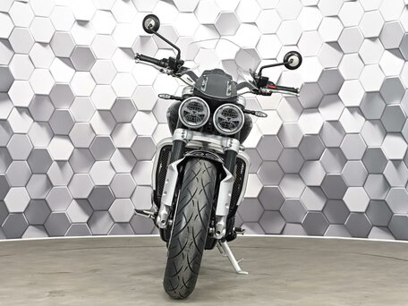 2021 Triumph Rocket 3, чёрный, 1699000 рублей, вид 5