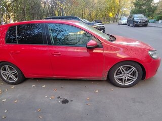 2010 Volkswagen Golf VI, красный, 700000 рублей, вид 4