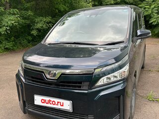 2018 Toyota Voxy III (R80) Рестайлинг, синий, 2600000 рублей, вид 1