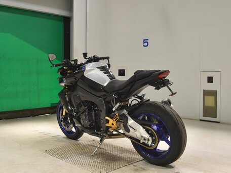 2022 Yamaha MT-10SP, чёрный, 1800000 рублей, вид 3