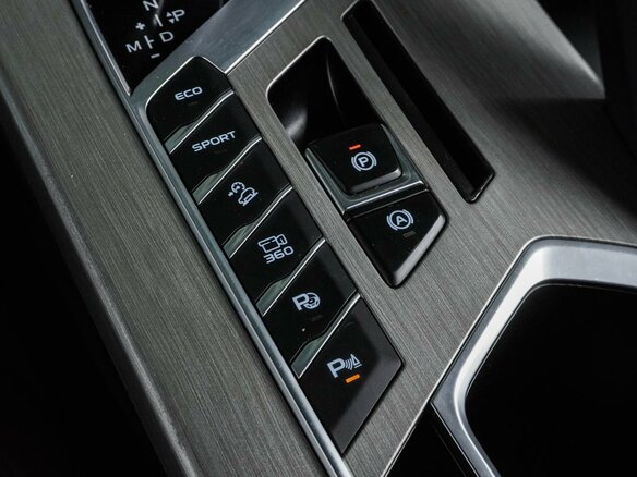 2023 Geely Coolray I, серый, 1698000 рублей - вид 21
