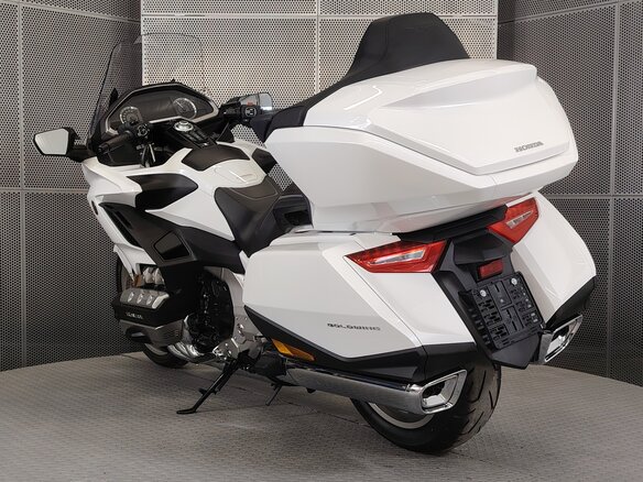 2026 Honda GL 1800 Gold Wing, белый, 3777000 рублей - вид 5