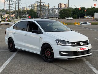 2018 Volkswagen Polo V Рестайлинг, белый, 1900000 рублей, вид 3