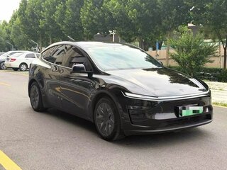 2025 Tesla Model Y Long Range I Рестайлинг, чёрный, 7987000 рублей, вид 3