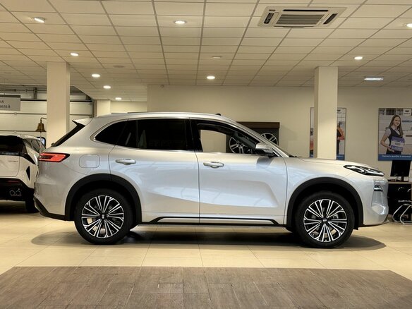 2026 Geely EX5 Гибрид EM-R, серебристый, 3829990 рублей - вид 3