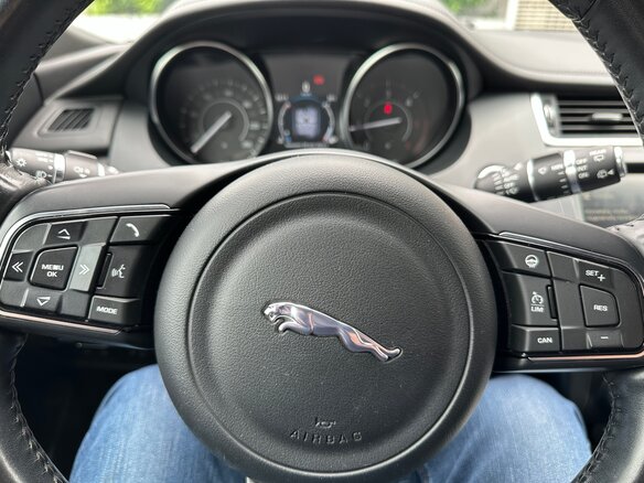 2018 Jaguar E-Pace I, белый, 2590000 рублей - вид 13