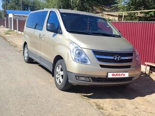 2010 Hyundai H-1 II, бежевый, 1650000 рублей, вид 2