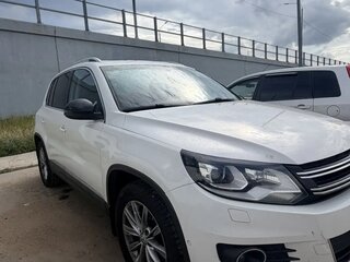 2011 Volkswagen Tiguan AMT I Рестайлинг, белый, 1390000 рублей, вид 1