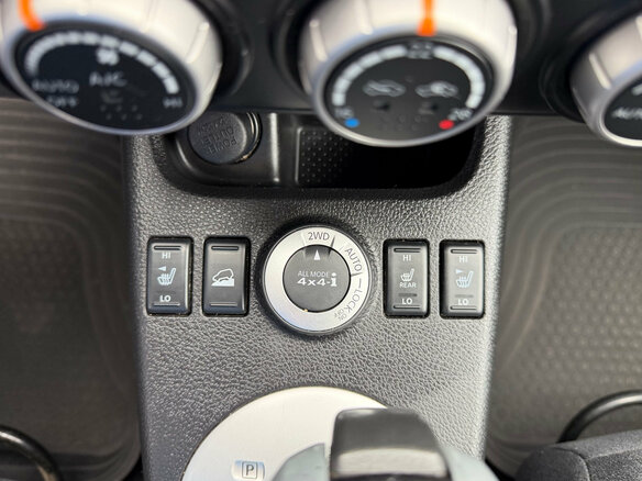 2011 Nissan X-Trail II Рестайлинг, серебристый, 1150000 рублей - вид 13