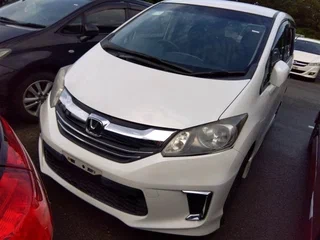 2015 Honda Freed I Рестайлинг 2, белый, 850000 рублей, вид 1