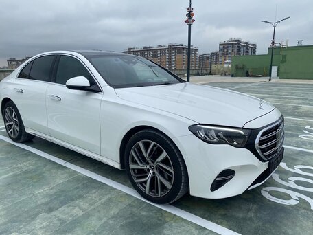 2025 Mercedes-Benz E-Класс 220 d VI (W214, S214), белый, 7560000 рублей, вид 3