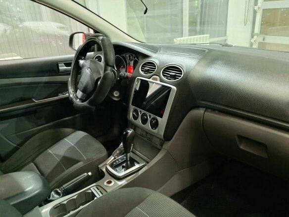 2010 Ford Focus II Рестайлинг, фиолетовый, 474000 рублей - вид 9