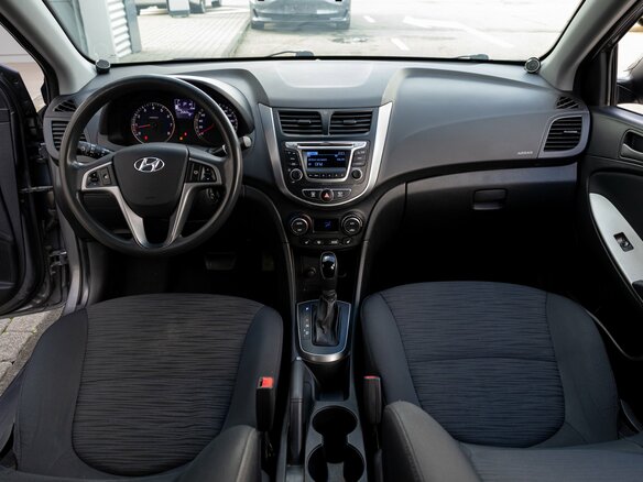 2016 Hyundai Solaris I Рестайлинг, серый, 955000 рублей - вид 15
