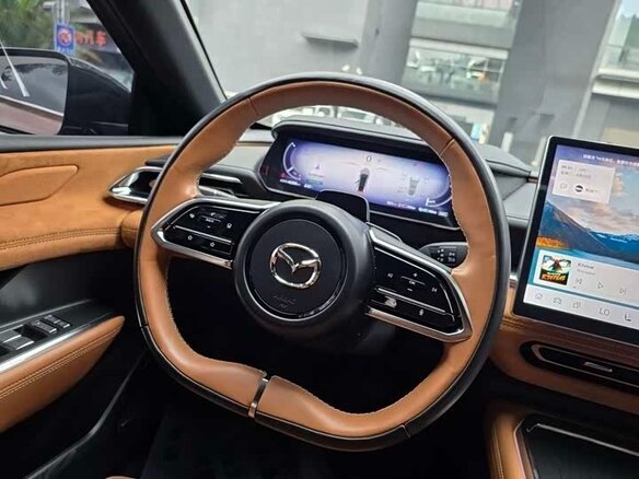 2025 Mazda EZ-6 28.4 kWh, коричневый - вид 7